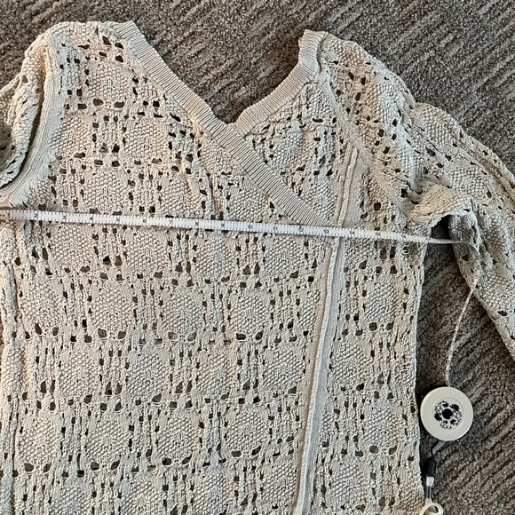 Soft crocheted pullover sweater. - Picture 5 of 5